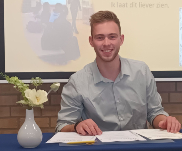 foto_diploma_Allart.jpg
