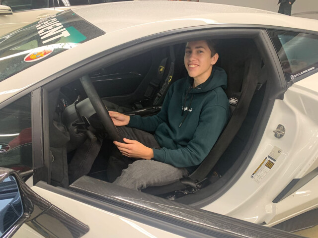 Ik-in-lambo.jpg